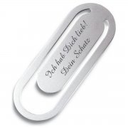 Lesezeichen mit Gravur - Dieses  Lesezeichen  mit Widmung macht jedes Buch zu einem ganz pers�nlichen Gegenstand.   Die Lasergravur auf dem Metall erscheint gestochen scharf als dunkle Schrift.   Material:  Metall, matt   Gravurm�glichkeiten:  v...