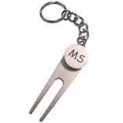 Schl�sselanh�nger PITCH-FORK mit Gravur - Schl�sselanh�nger PITCH-FORK mit Gravur     Schl�sselanh�nger , PITCH-FORK - abnehmbare Pitch-Marke Alles im gr�nen Bereich: Das perfekte Accessoire f�r  golfende  Schl�sselbesitzer.  Mit dem Laser wird die  Gravur  da...