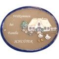 Keramikschild 19cm x 14cm mit Gravur - Motiv: Bauernhaus, oval    Dieses  T�rschild  wird von der  SH-Keramikmanufaktur  (Neum�nster, SH) in Handarbeit gefertigt und glasiert. Das Material ist wetterfest und das  Schild  ist f�r innen und au�en geeignet. Di...