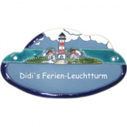 Keramikschild 18cm x 10,5cm mit Gravur - Motiv: Leuchtturm am Strand    Dieses  T�rschild  wird von der  SH-Keramikmanufaktur  (Neum�nster, SH) in Handarbeit gefertigt und glasiert. Das Material ist wetterfest und das  Schild  ist f�r innen und au�en geeignet...