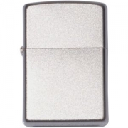 ZIPPO - Satin Chrome - Das ZIPPO-Feuerzeug ist DER KLASSIKER unter den Benzinfeuerzeugen.  Ein sch�nes Geschenk f�r Freunde, Partner oder f�r sich selbst. ZIPPO bietet Ihnen eine lebenslange Garantie mit kostenlosem Reparaturservice!   Herste...